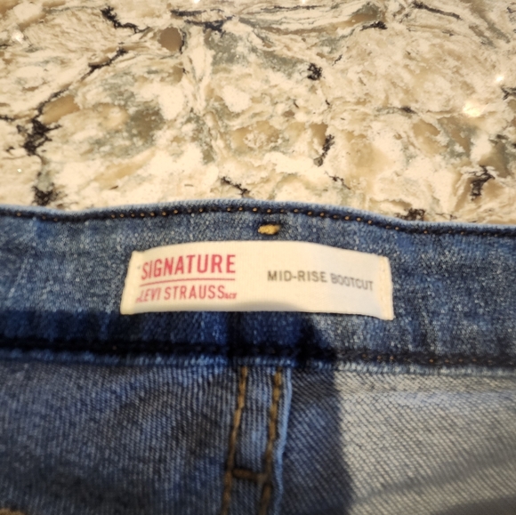 Levi's mid-rise bootcut Size 10s 30x30 - Picture 3 of 3